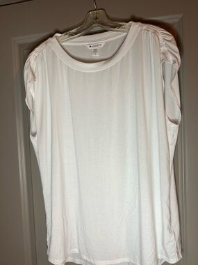 Athleta Getaway Tee White Ruched-Shoulder Sleeveless Tank